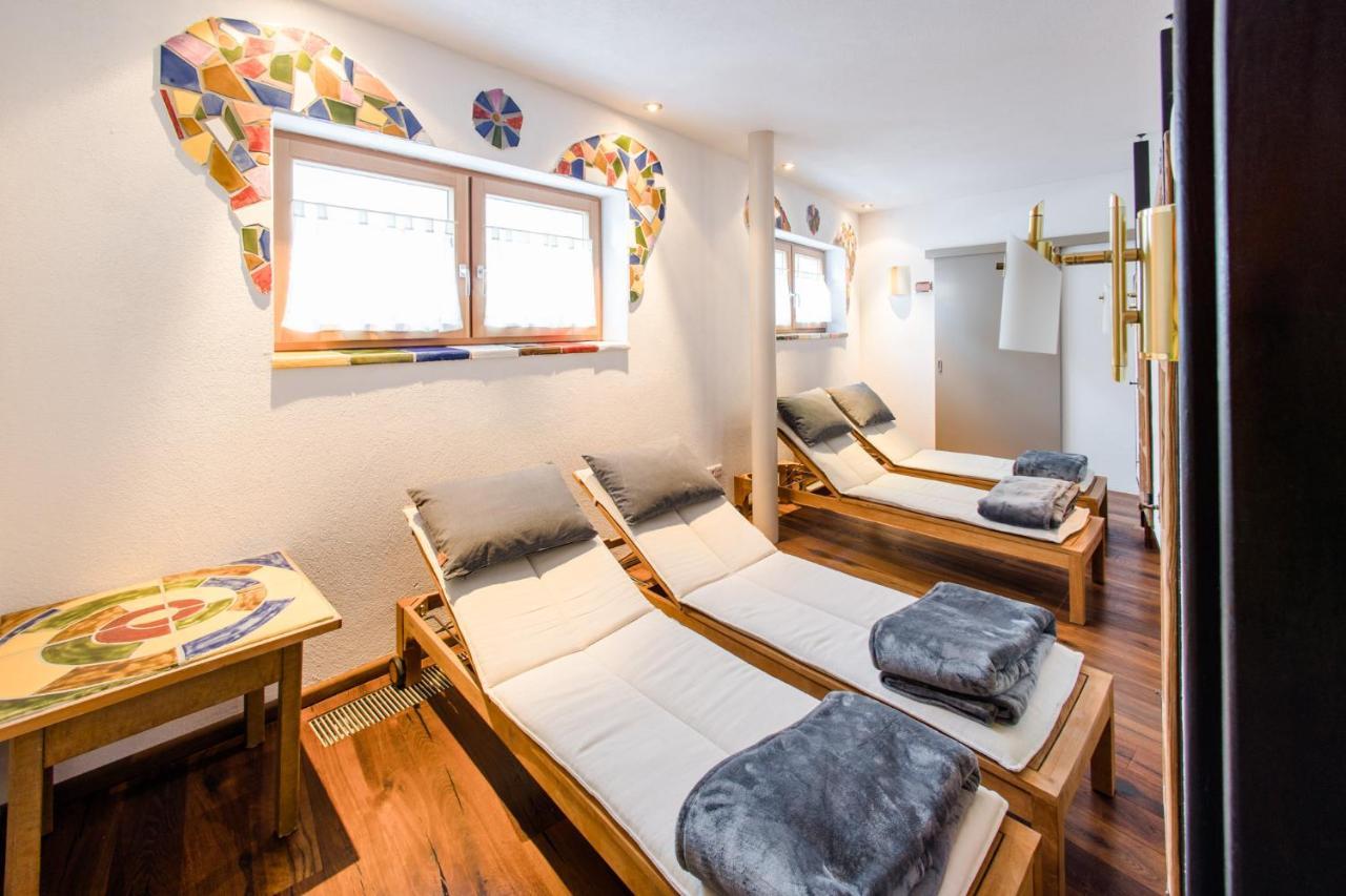 Margarethe Apartments Lech Bagian luar foto