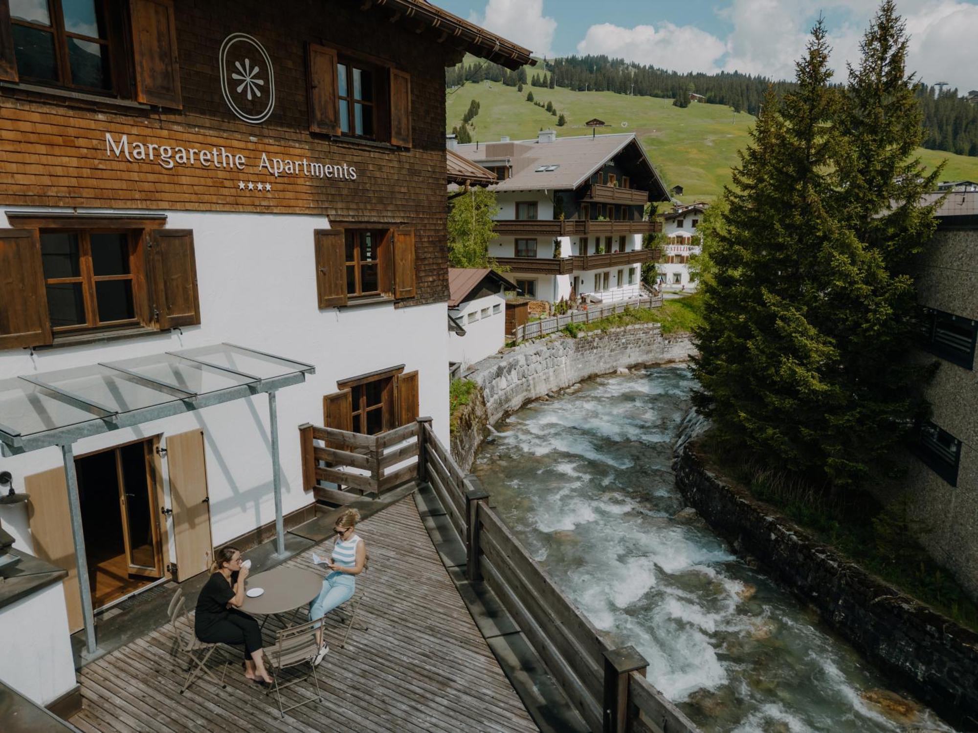 Margarethe Apartments Lech Bagian luar foto
